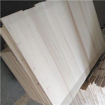 Apdorota baltosios tuopos lenta